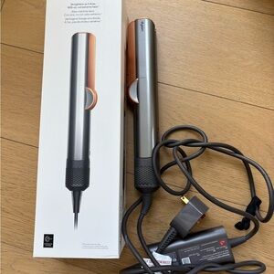 Dyson Silver and Gold Women Hair Tool